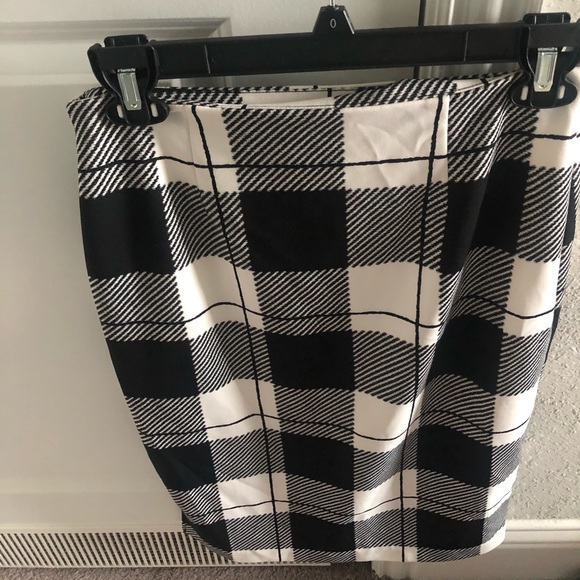 Checkered Black and White Skirt - Picture 4 of 5